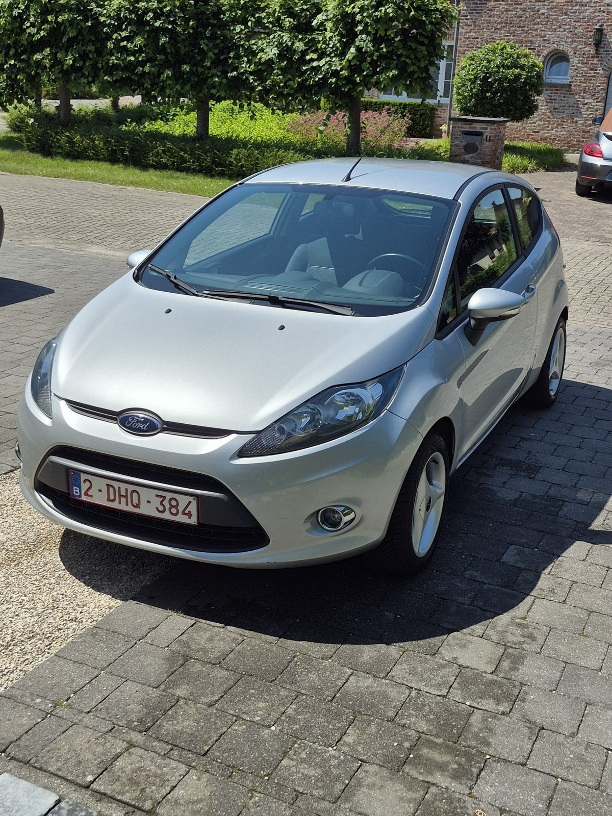 Zilvergrijze Fiesta in topconditie!, Voorwielaandrijving, Stof, 4 cilinders, Elektrische ramen
