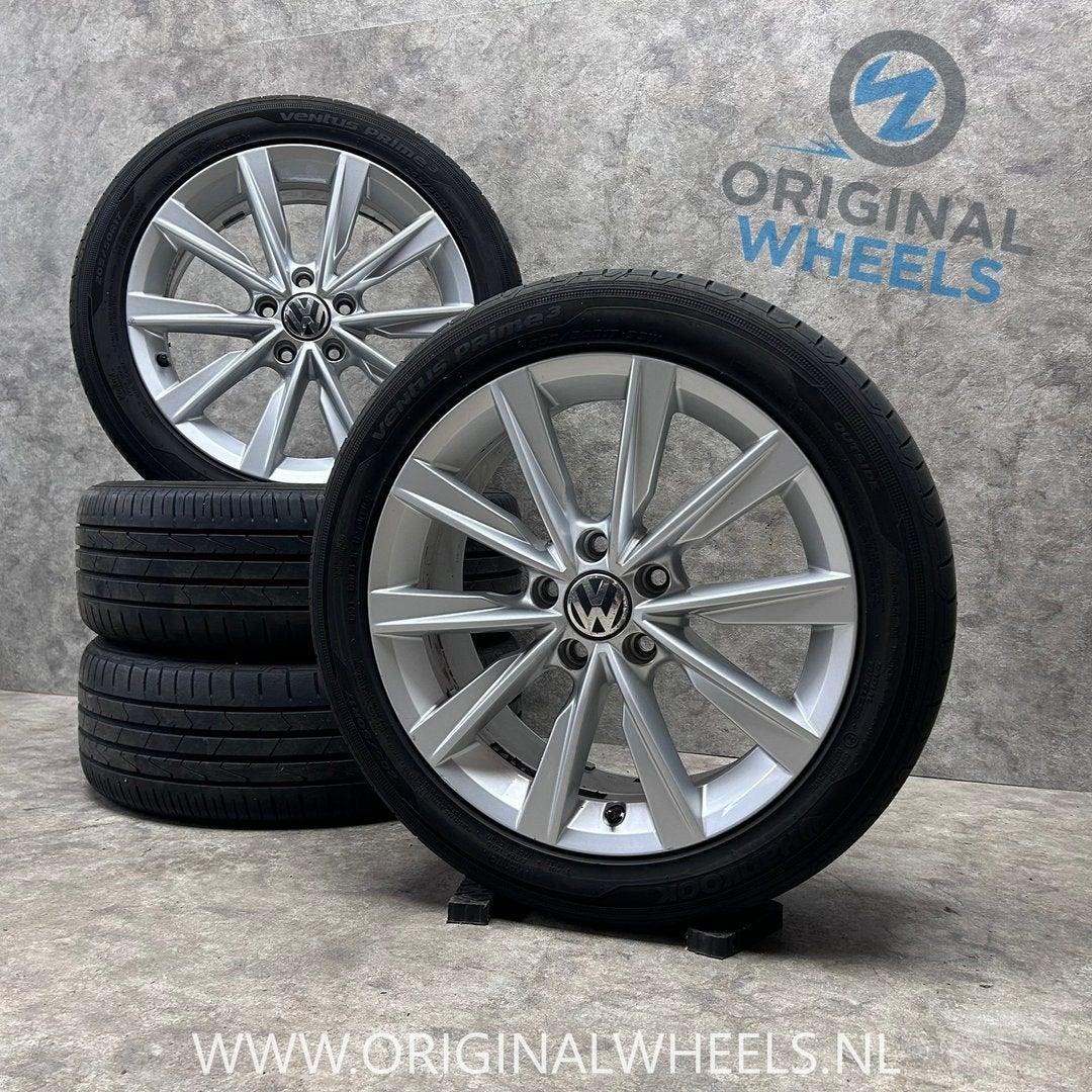 17 inch originele Philadelphia velgen + zomerbanden VW Golf, Autos : Pièces & Accessoires, Pneus et Jantes, Véhicule de tourisme