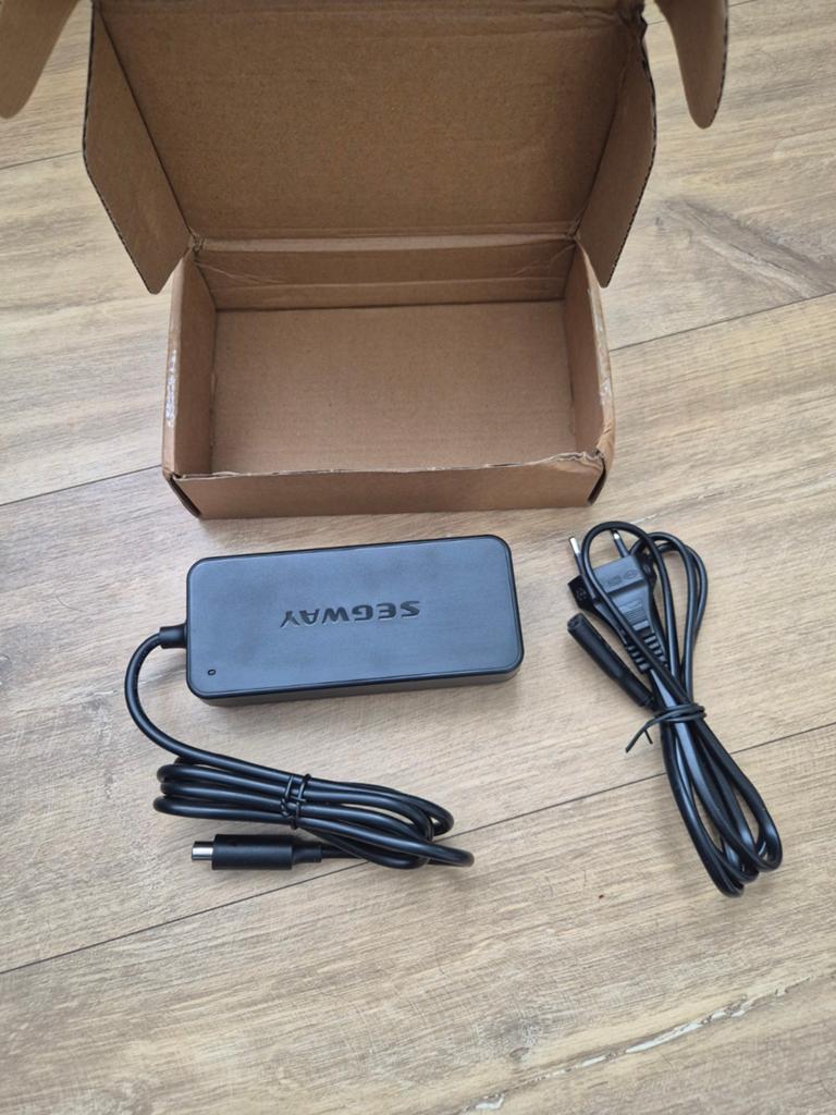 Chargeur trottinette électrique Segway, Xiaomi, Ninebot!