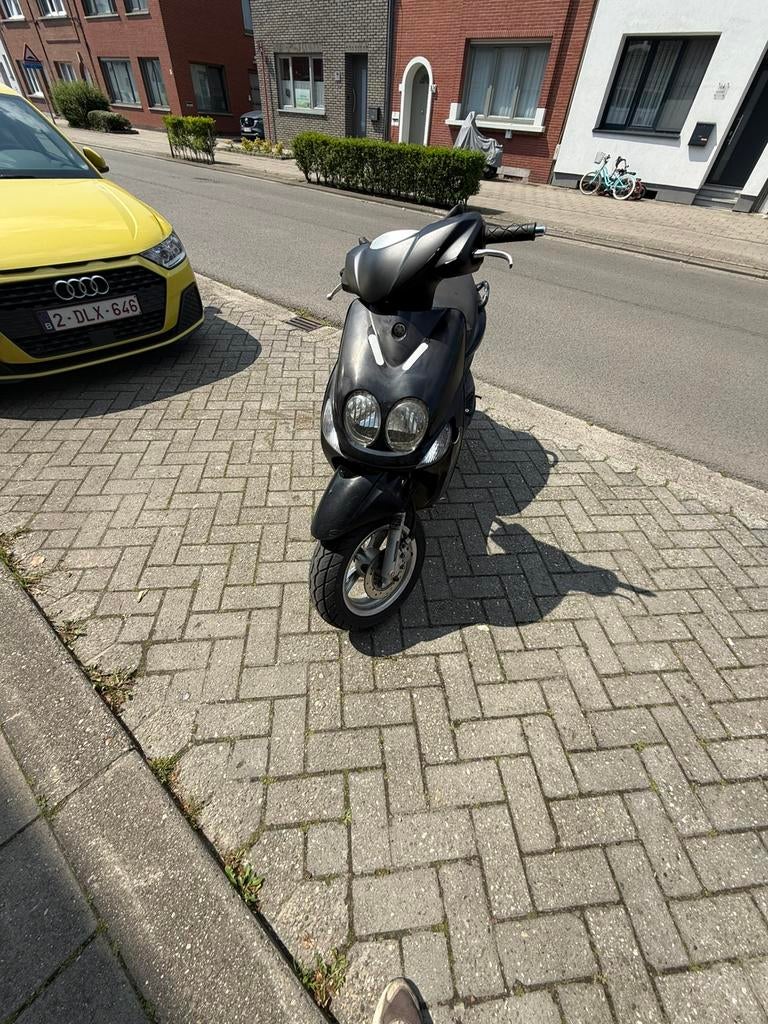 Yamaha neos4 4t, Fietsen en Brommers, Ophalen, Klasse A (25 km/u), 49 cc, Zo goed als nieuw