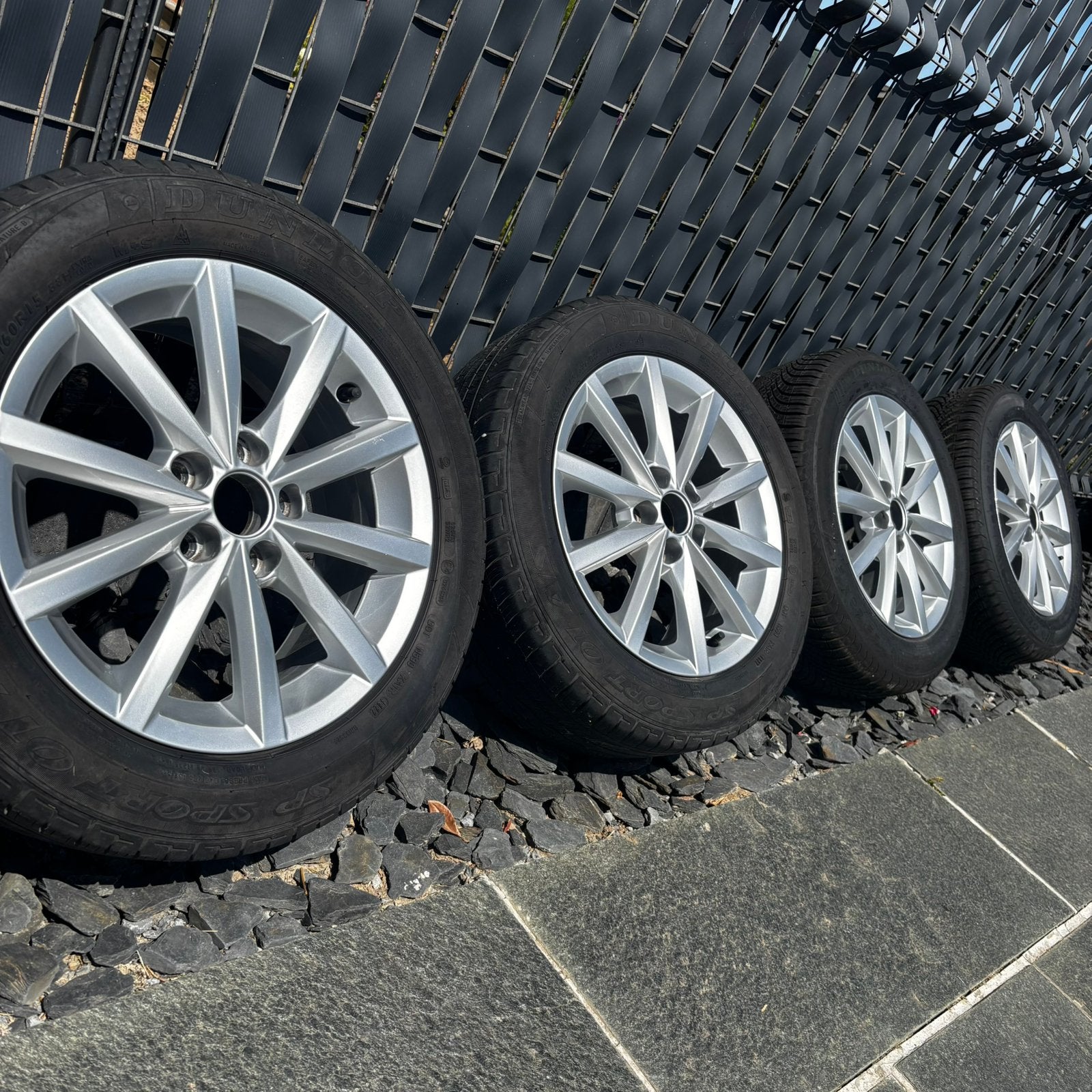 VW Merano 15 inch 5x100 Dunlop 4-seizoensbanden, Autos : Pièces & Accessoires, Pneus & Jantes, Enlèvement, 15 pouces, Jante(s)
