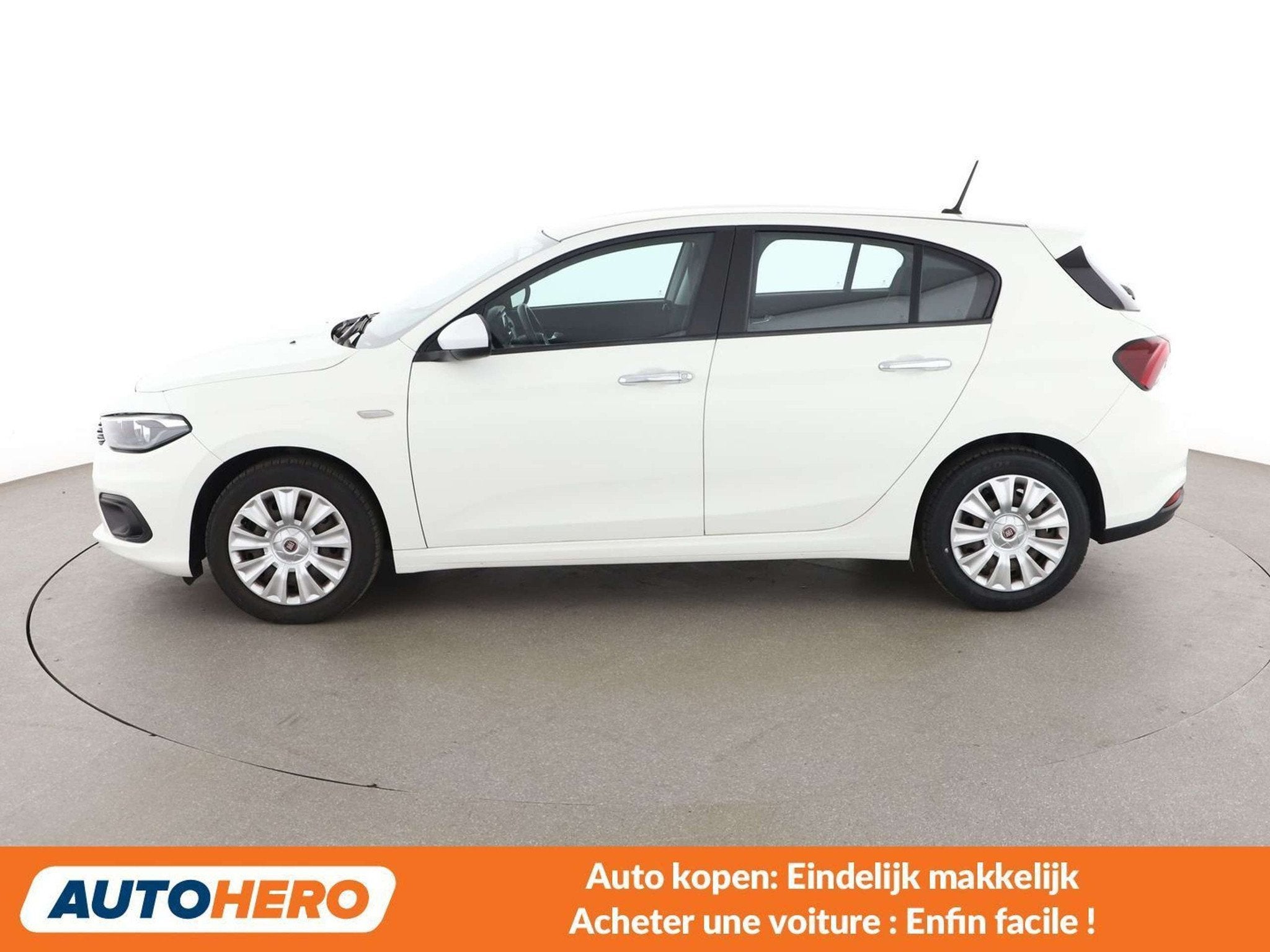 Fiat Tipo 1.4 Easy (bj 2018), Auto's, Voorwielaandrijving, Stof, Gebruikt, Zwart