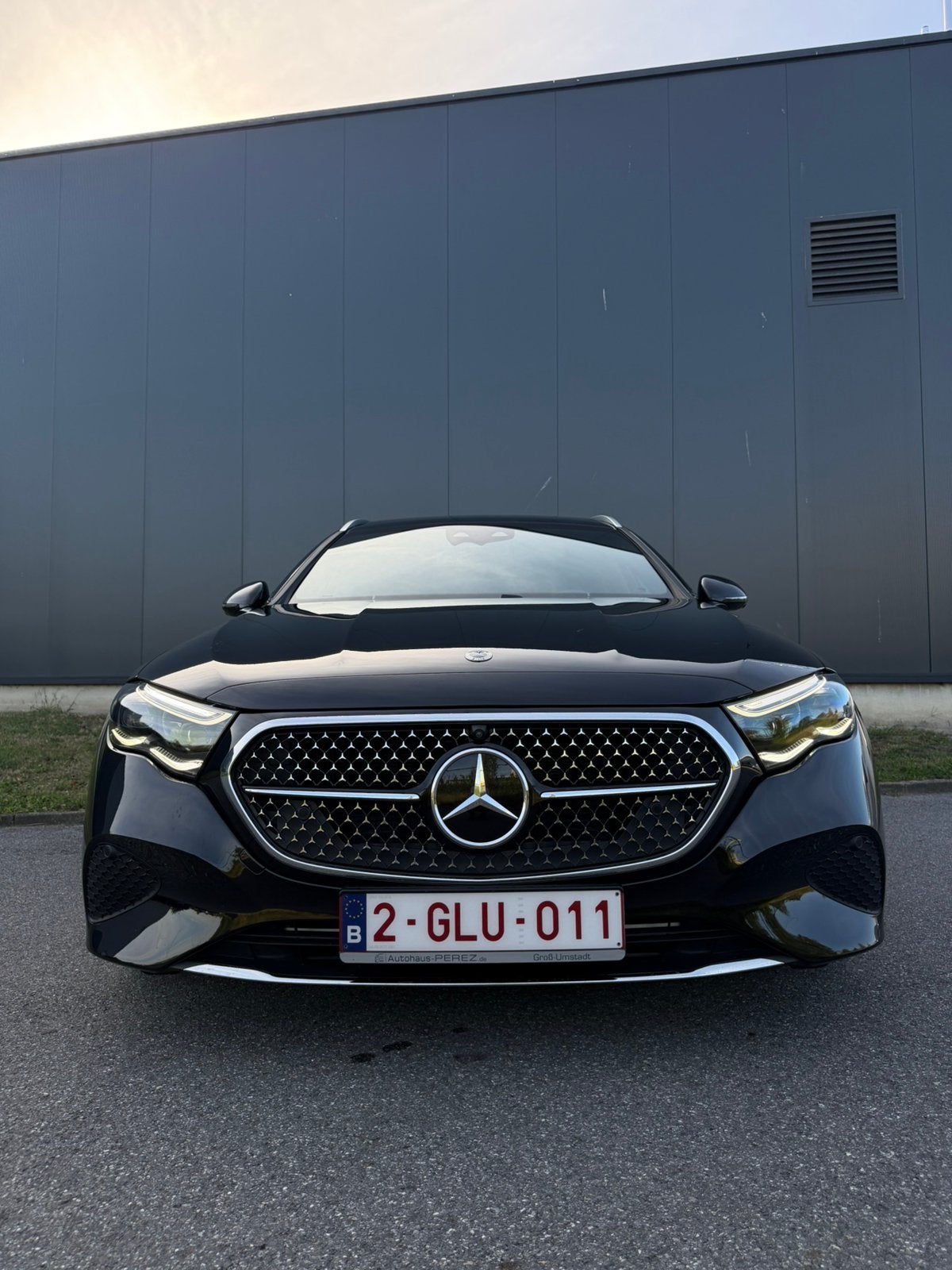 Mercedes E300e 2024 AIR BALANCE, Auto's, Automaat, Zwart, Zwart, Leder