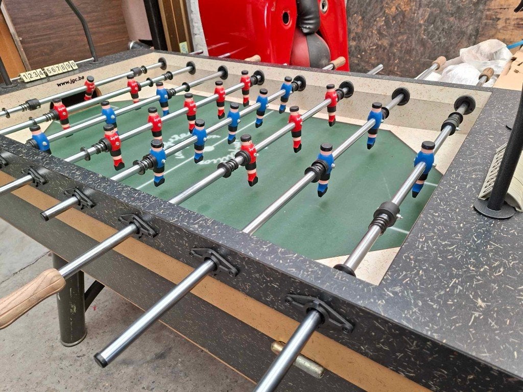 Allerlei biljarts en voetbaltafels., Sports & Fitness, Billards & Billards américains, Enlèvement, Comme neuf, Table de billard