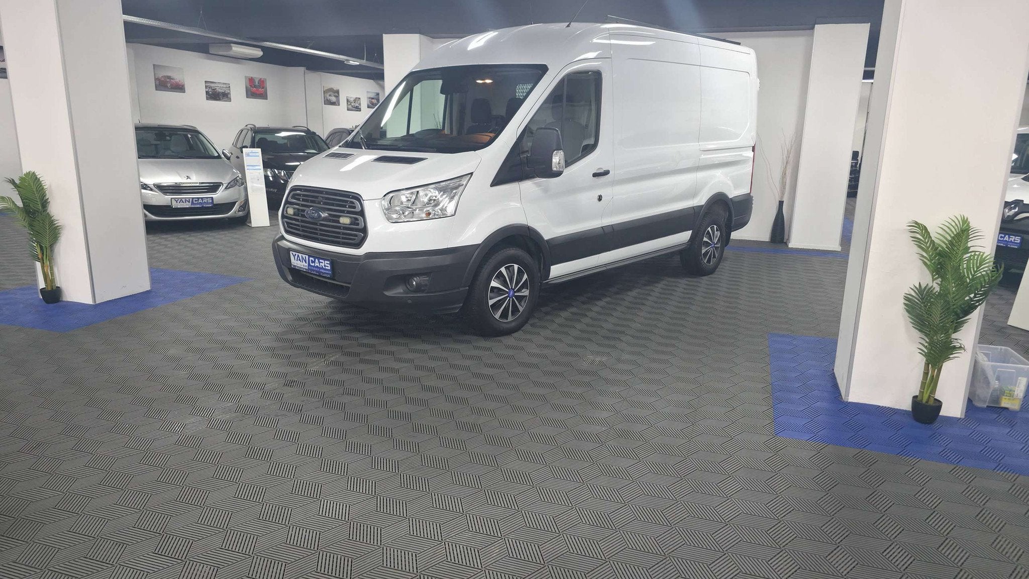 Ford Transit 350 L2H2 2.0 TDCi 170 · Distribution neuve ·, Autos, Euro 6, Entreprise, 3 places, Boîte manuelle