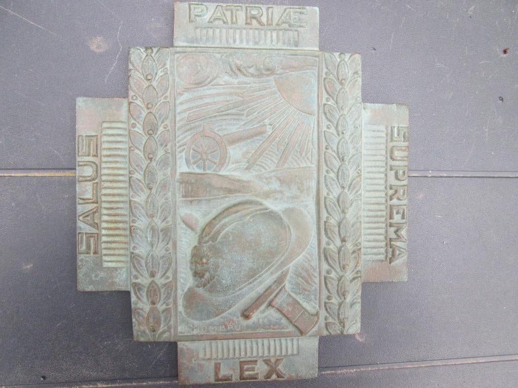 Bronzen plaquette VUURKRUIS gesigneerd leuk item., Enlèvement ou Envoi