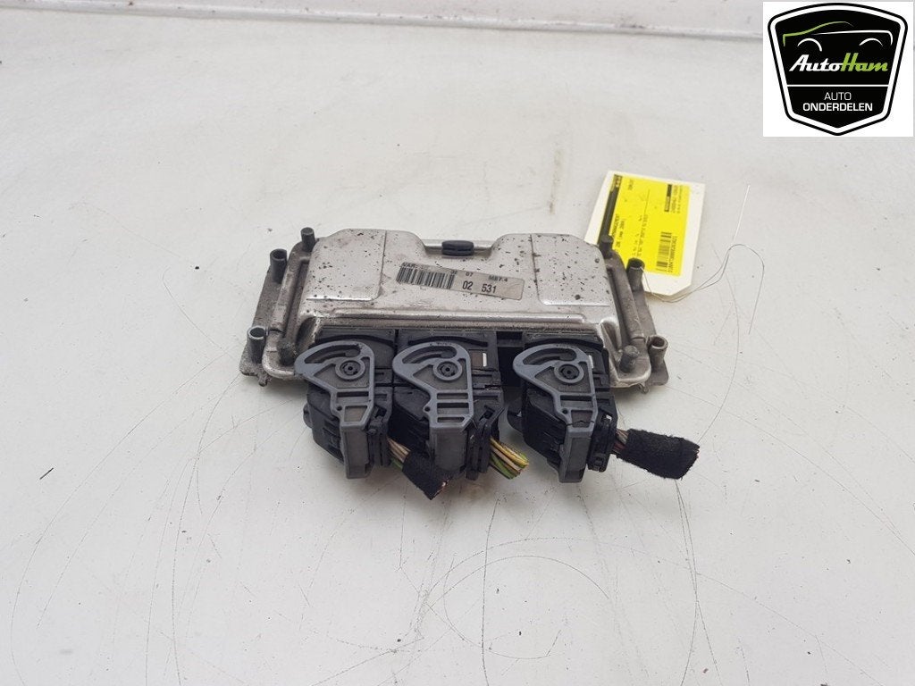CALCULATEUR MOTEUR ECU Peugeot 206 (2A / C/H/J/S), Robert Bosch AG, Utilisé, Robert-Bosch-Allee 1
74232  Abstatt, DE, Engineering@bosch.com