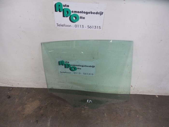 Vitre portière 4portes arrière droite d'un Volkswagen Golf, Volkswagen, -, Utilisé, -