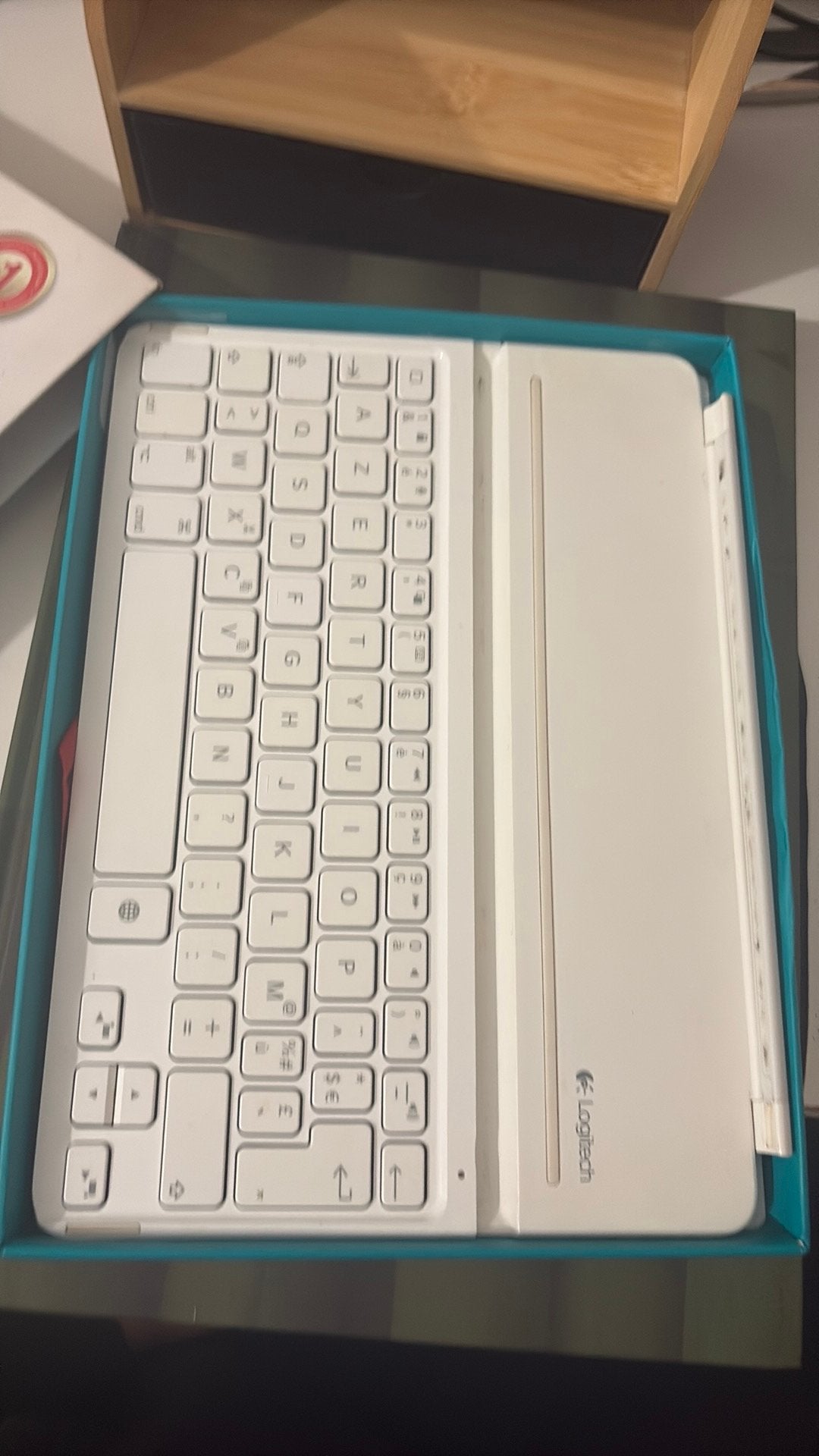 logitech bluetooth toetsenbord, Computers en Software, Ophalen, Zo goed als nieuw