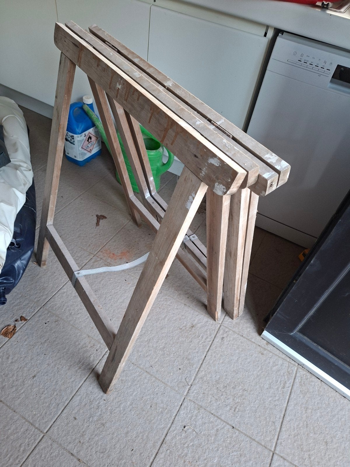 2 houten schragen, Ophalen