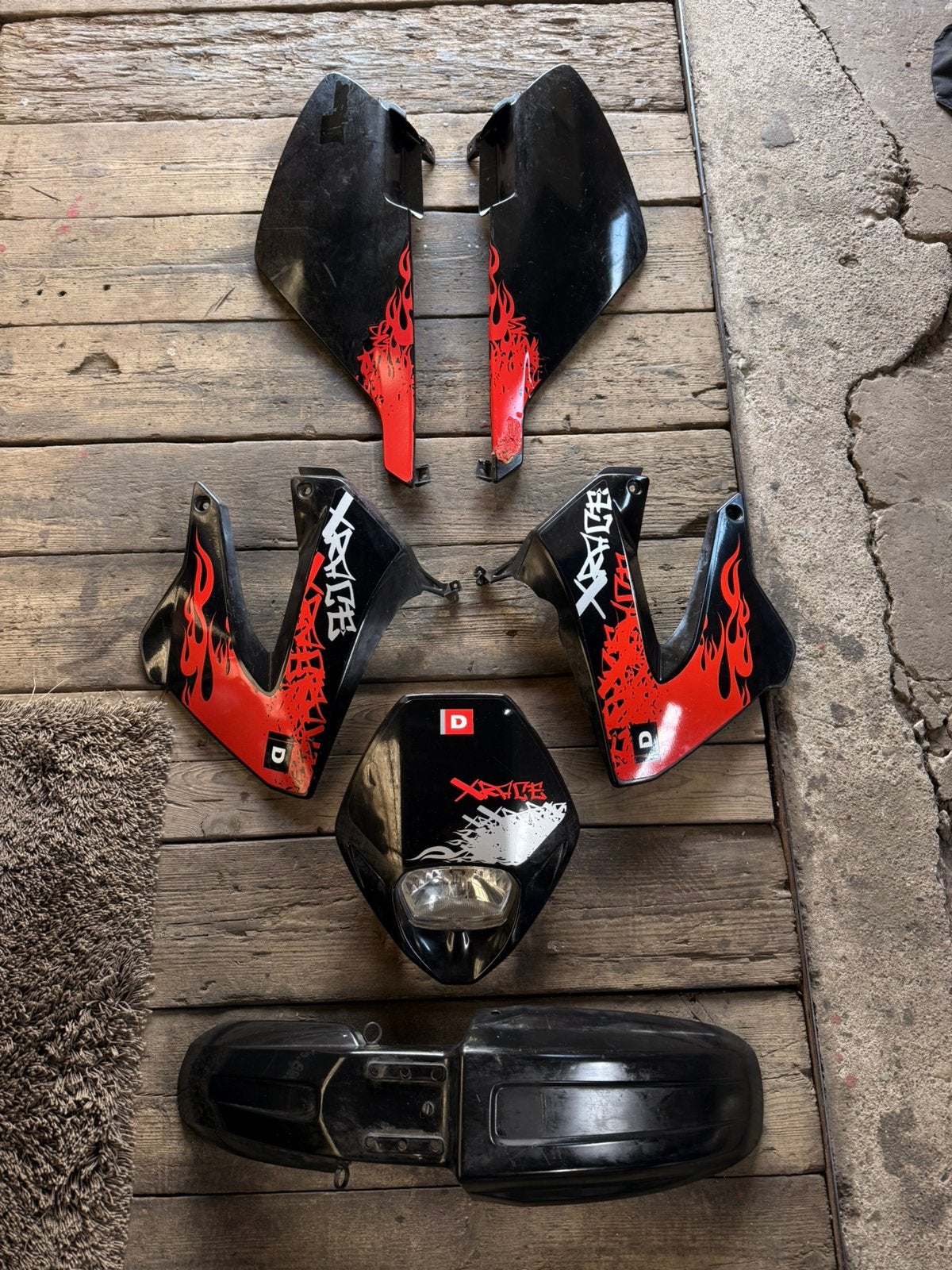 Kappen set derbi senda, Motos, Enlèvement