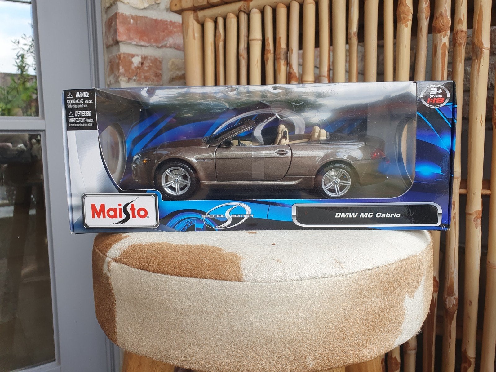 Maisto BMW M6 Cabrio, Hobby en Vrije tijd, Modelbouw | Auto's en Voertuigen, Ophalen