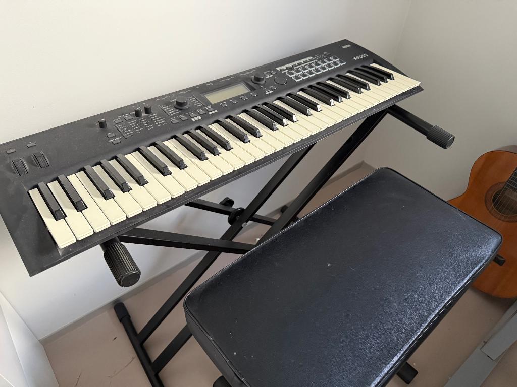 Synthesizer Korg Kross2-61, Muziek en Instrumenten, Synthesizers, Ophalen, Korg, Met standaard, 61 toetsen