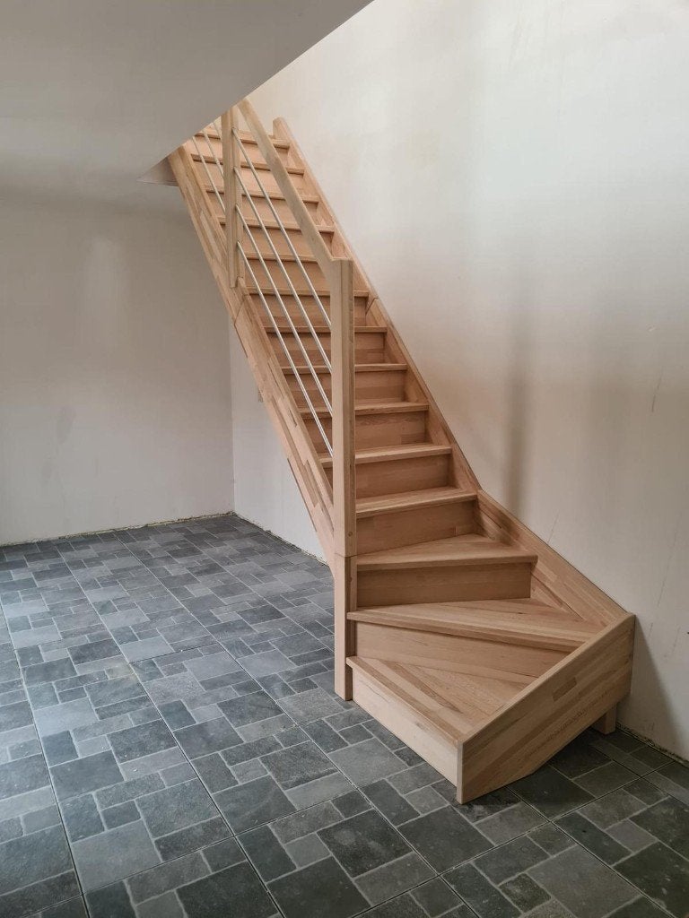 Large choix d'Escalier et garde corps en kit de stock, Bricolage & Construction, Bois & Planches, Enlèvement, Neuf, Hêtre