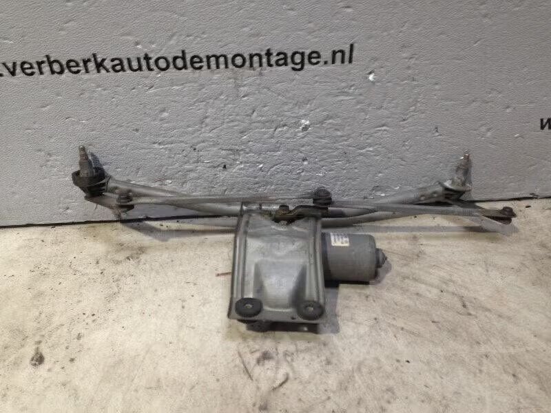 RUITENWISSER MECH + MOTOR Ford Fiesta 4 (96-fg-17504-ab), Enlèvement ou Envoi, Henry-Ford-Straße 1 50735 Köln, DE, Ford-Werke GmbH