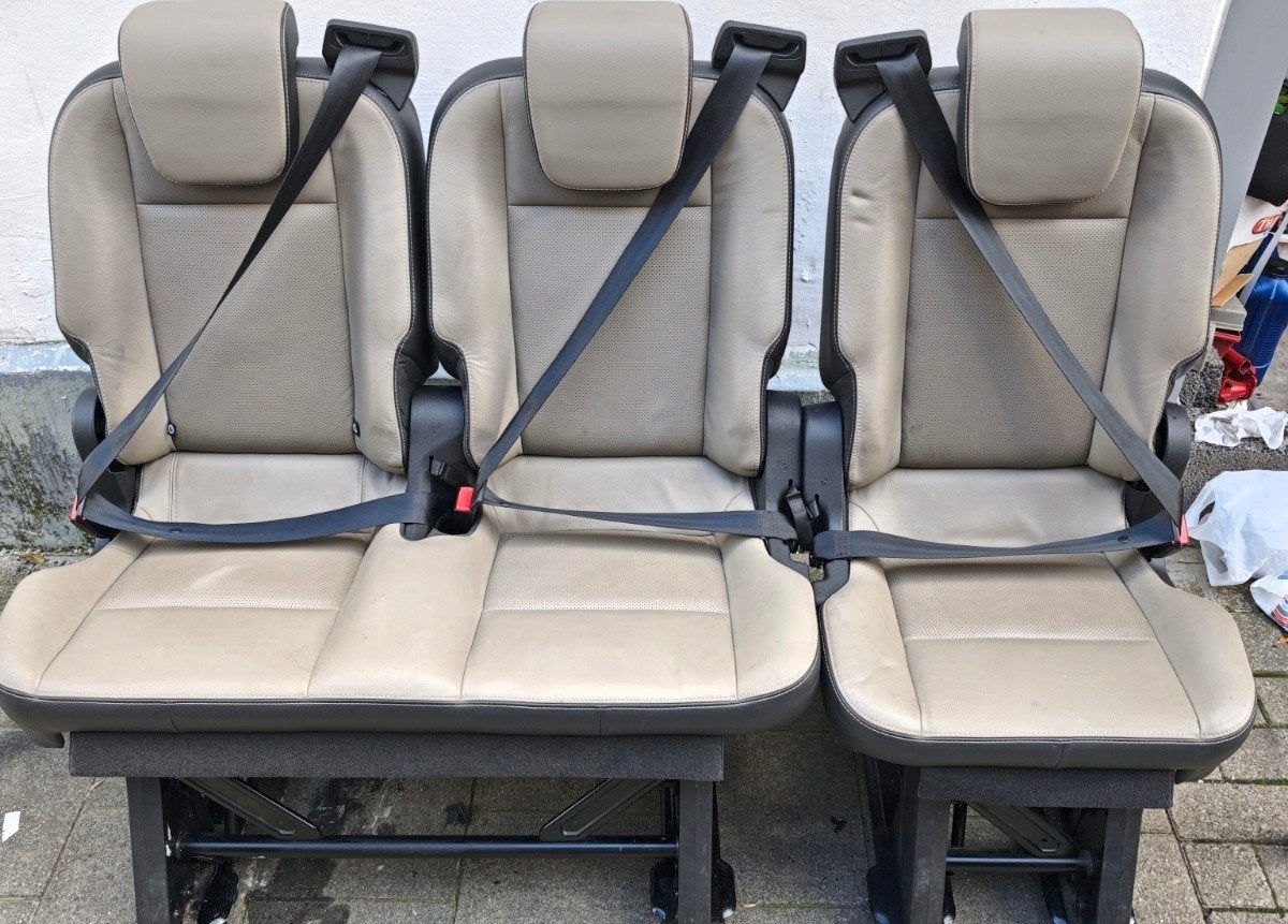 Ford Transit achterbank op maat met rails

1+2 zitplaatsen, Ophalen