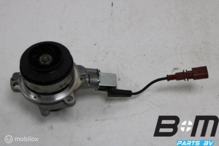 Waterpomp VW Golf 7 1.6 TDI CXXB 04L121011E, Utilisé