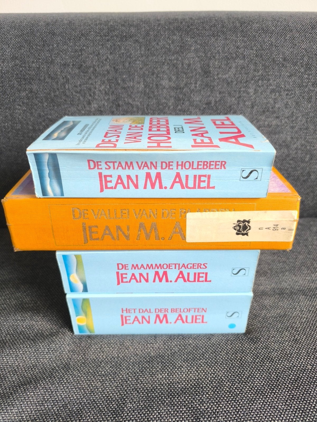 De Aardkinderen (Jean M. Auel, 4 delen voor 7 euro), Ophalen, Gelezen, Jean M Auel