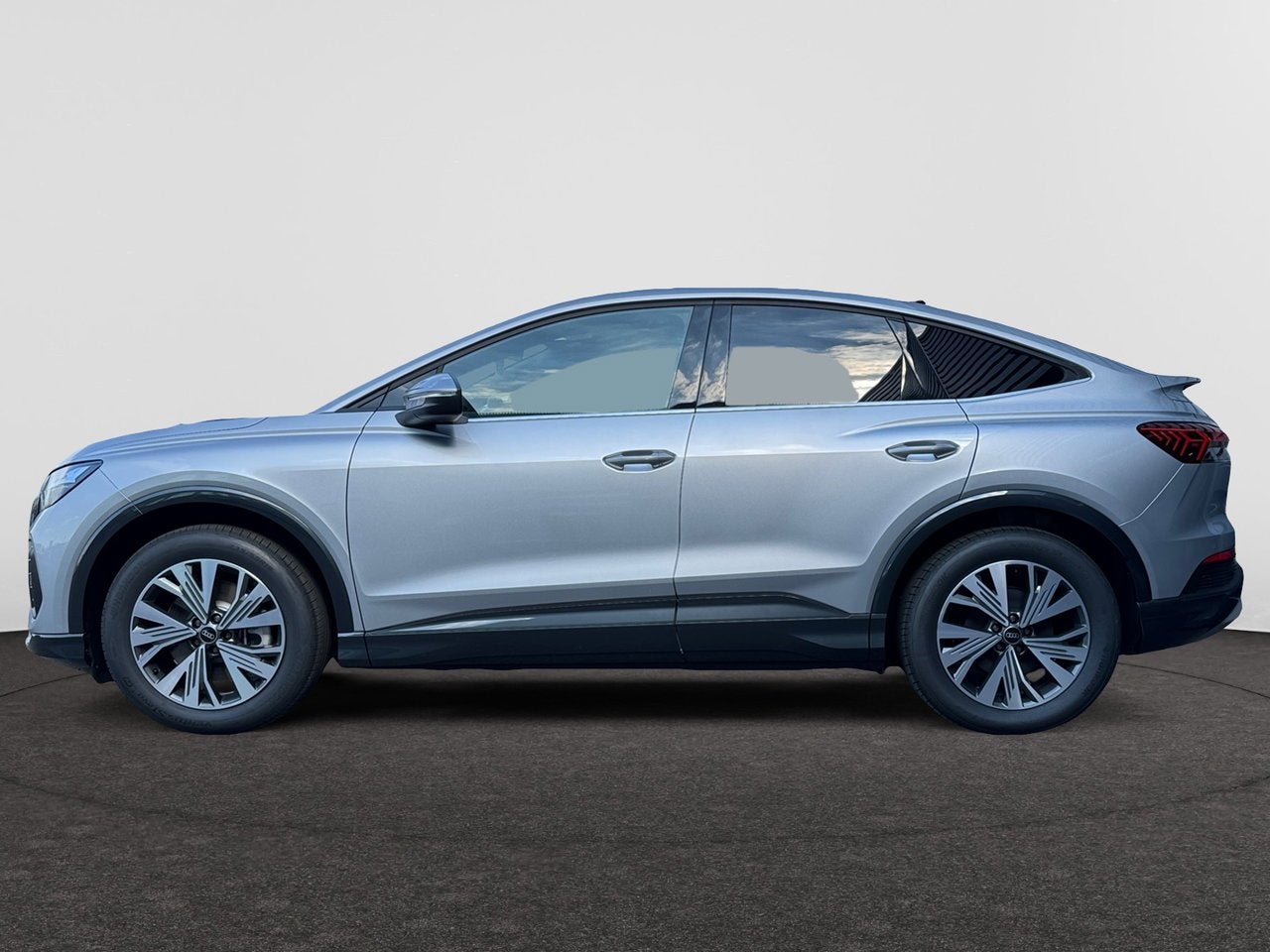Audi Q4 Sportback e-tron Audi Q4 Sportback Advanced 45 e-tro, Auto's, Automaat, https://public.car-pass.be/vhr/e2472fab-3238-4faf-8f3f-0218c5186df0