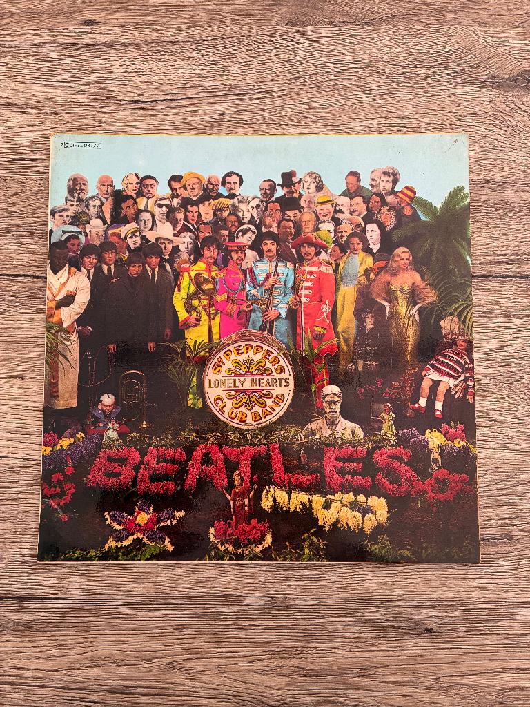 THE BEATLES - SGT PEPPERS ONLY HEARTS, CD & DVD, Vinyles | Rock, Comme neuf, Pop rock, 1960 - 1969, Autres formats, Enlèvement ou Envoi