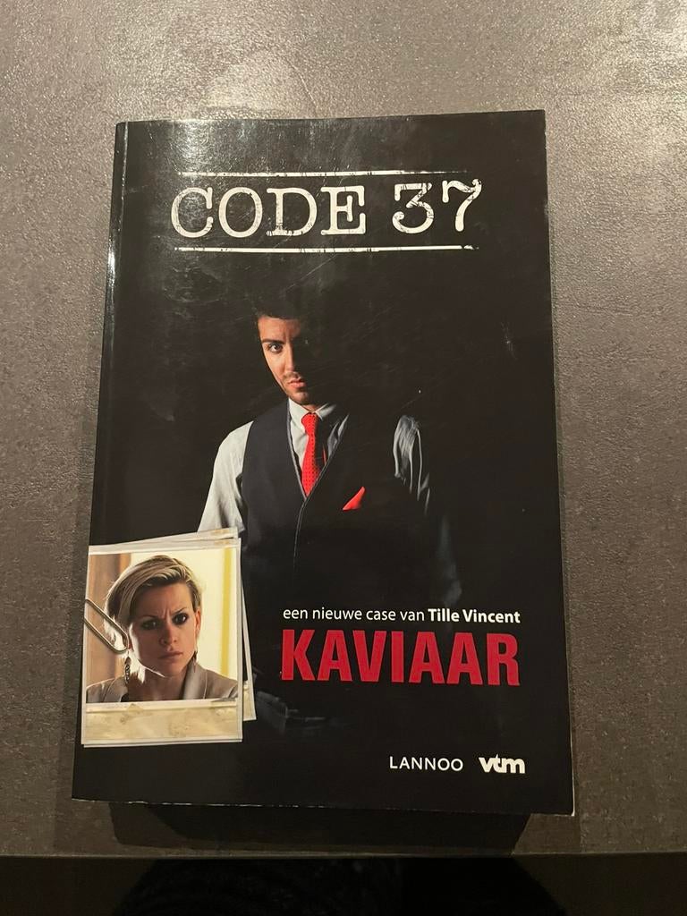 Boek Code 37 - Kaviaar, Ophalen of Verzenden, Zo goed als nieuw, Tille Vincent, Tv-serie
