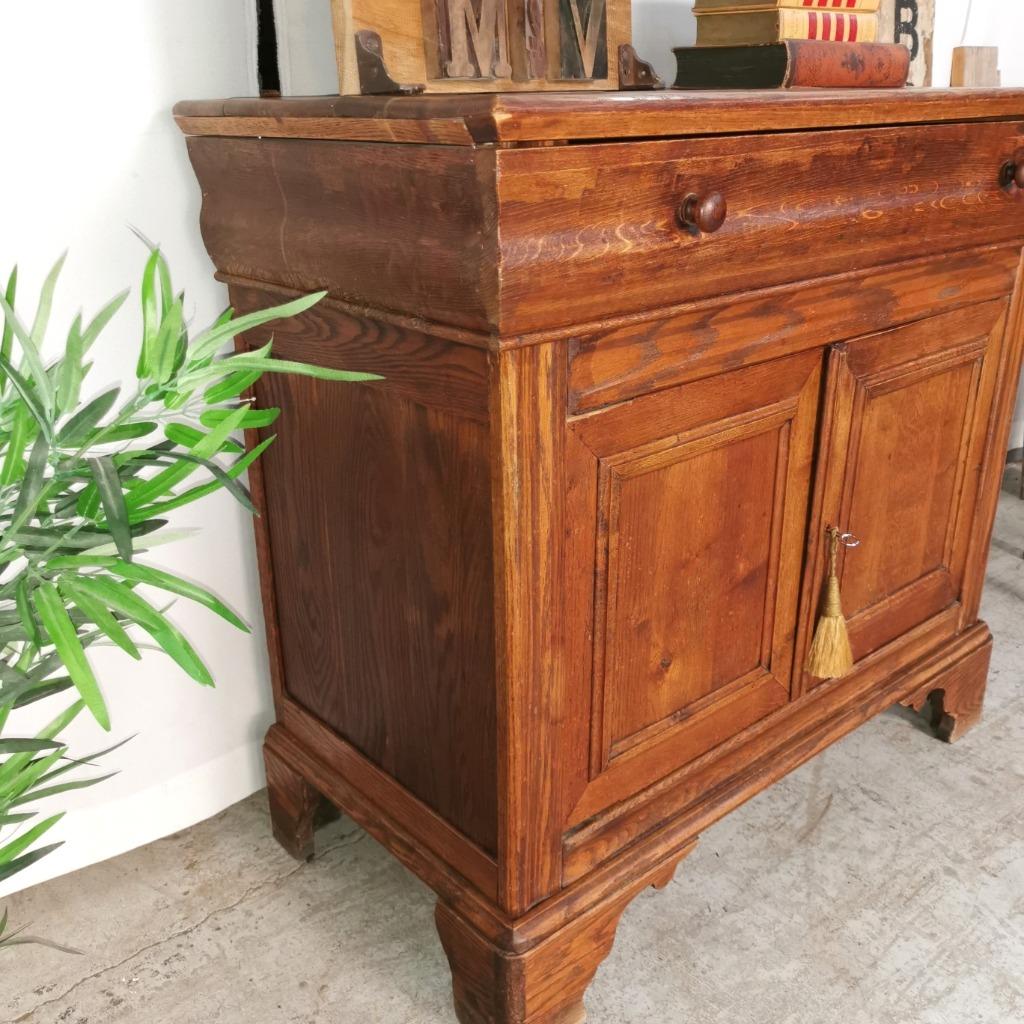Ancien meuble Louis Philippe (TV) en chêne  L 98 H 90 P 49, Maison & Meubles, Armoires | Mobilier de télévision, Utilisé, Moins de 100 cm