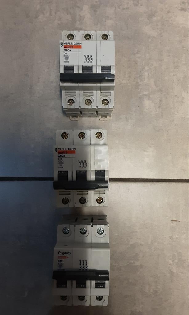 Automaten Merlin Gerin 3polige versie, Hobby en Vrije tijd, Elektronica-componenten, Nieuw, Ophalen