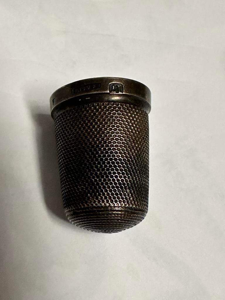Dé à coudre en argent. HG & S ltd., Enlèvement ou Envoi, Comme neuf, Argent, Argent