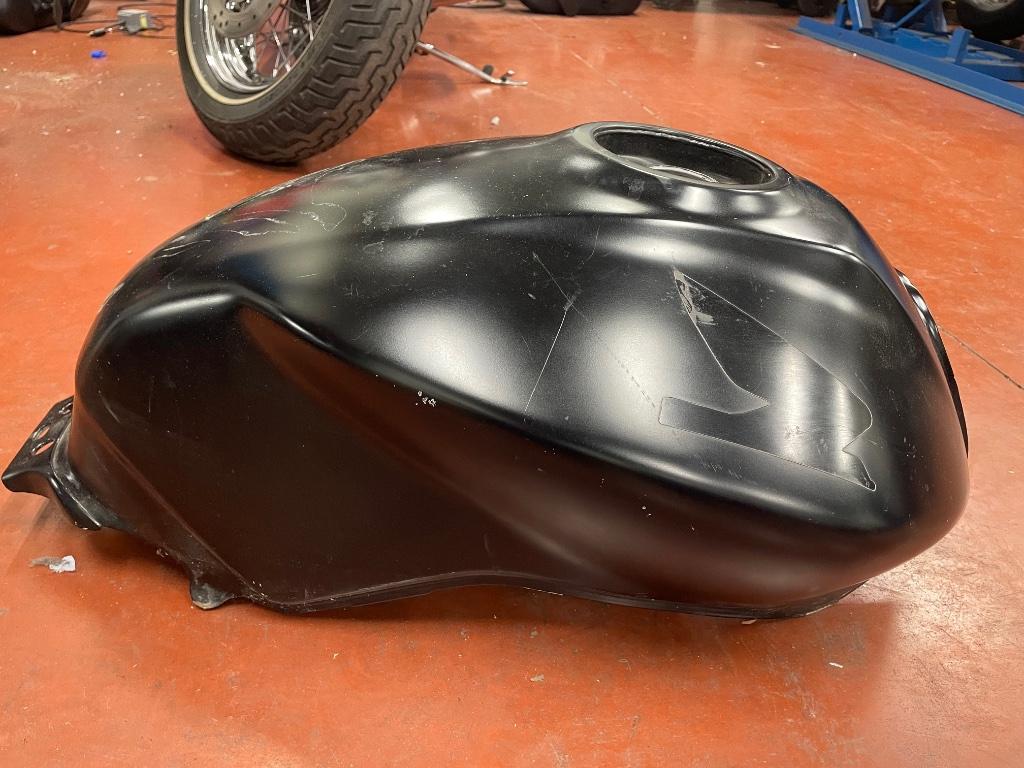 Honda CB900 tank, met schade maar roestvrij!         OO MOTO, Motoren, Ophalen of Verzenden, Gebruikt