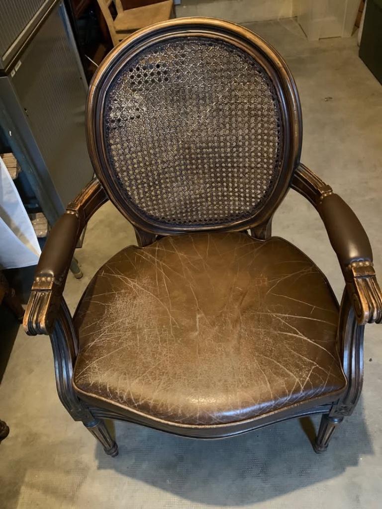 FAUTEUIL ANCIEN STYLE LOUIS XVI : PRIX BRADÉ, Ophalen