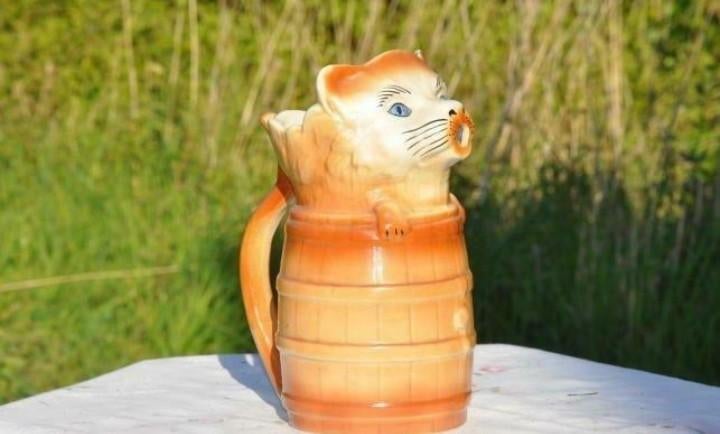 §ancien pichet faience barbotine chat au tonneau, Antiquités & Art, Antiquités | Céramique & Poterie, Enlèvement ou Envoi