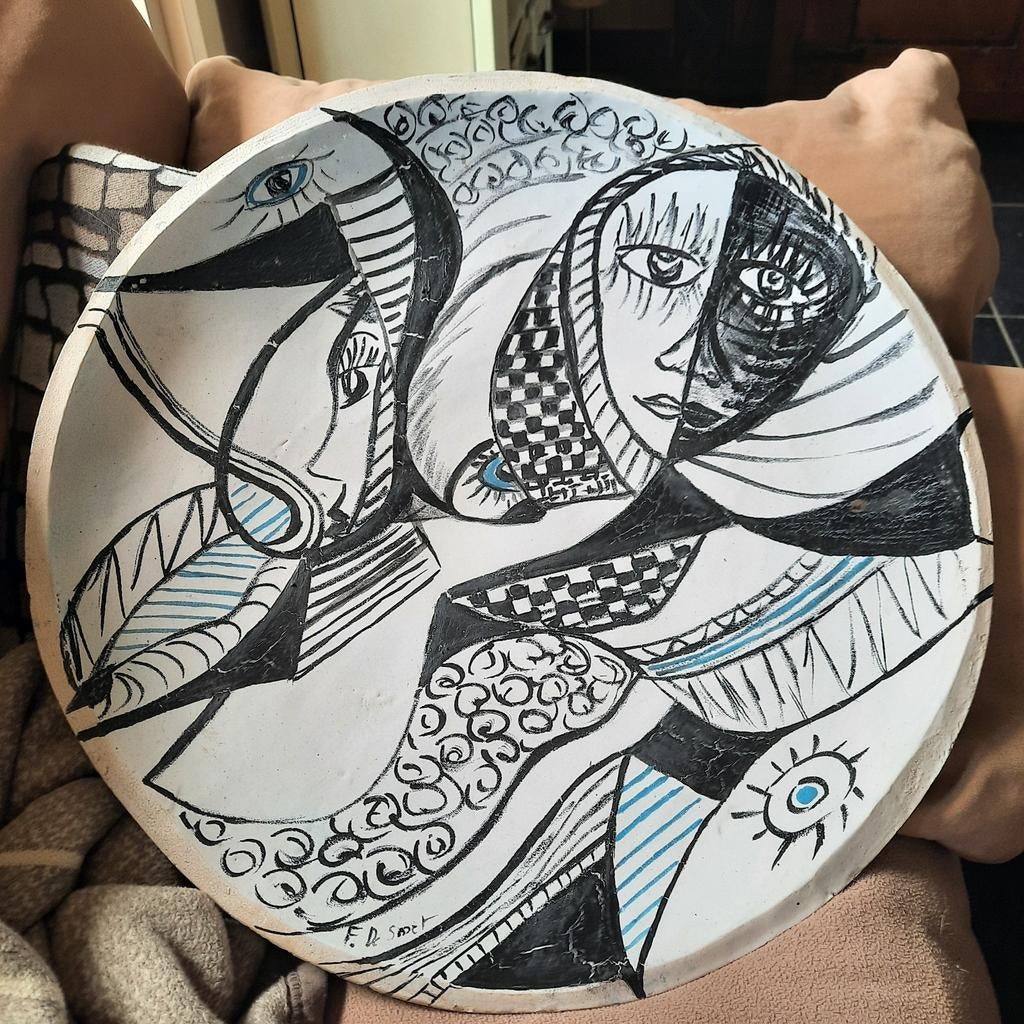 Bord met kunst , stijl Picasso . Groot bord in keramiek ., Antiek en Kunst, Ophalen of Verzenden