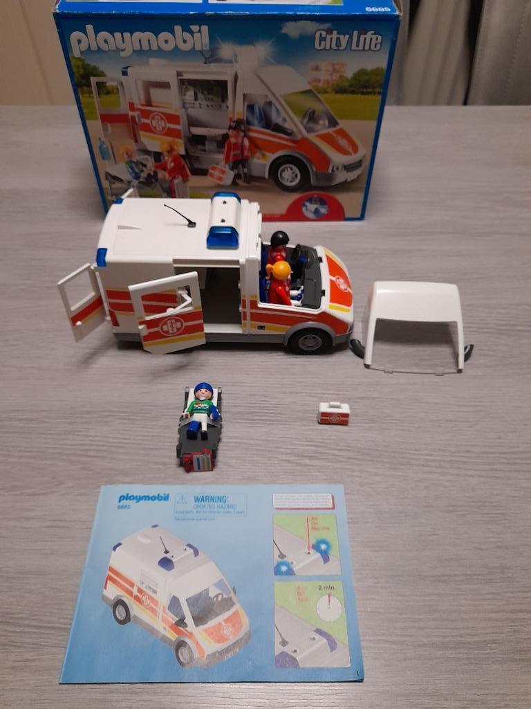 PLAYMOBIL Ziekenwagen met licht en geluid - 6685, Ophalen of Verzenden, Zo goed als nieuw, Complete set