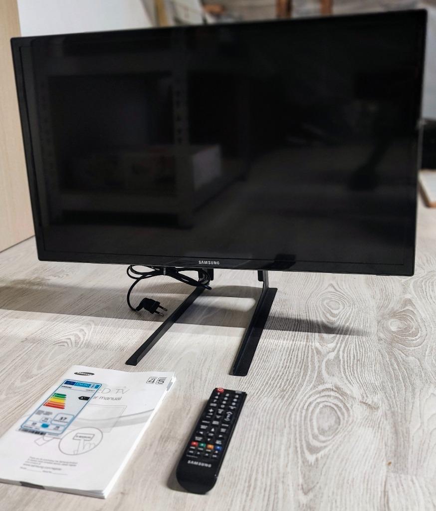TV LED Samsung 28 pouces - UE28F4000AW, TV, Hi-fi & Vidéo, Télévisions, Utilisé, LED, 60 à 80 cm, HD Ready (720p), Samsung, 100 Hz