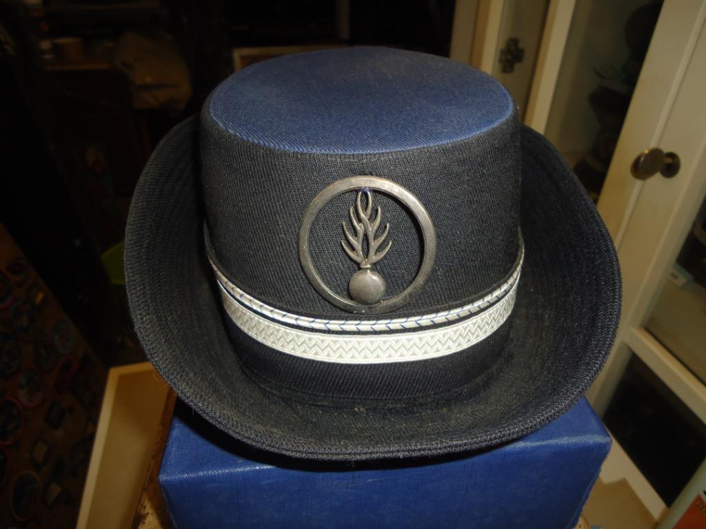 gendarmette mdlchef, Enlèvement ou Envoi, Gendarmerie, Casque ou Béret