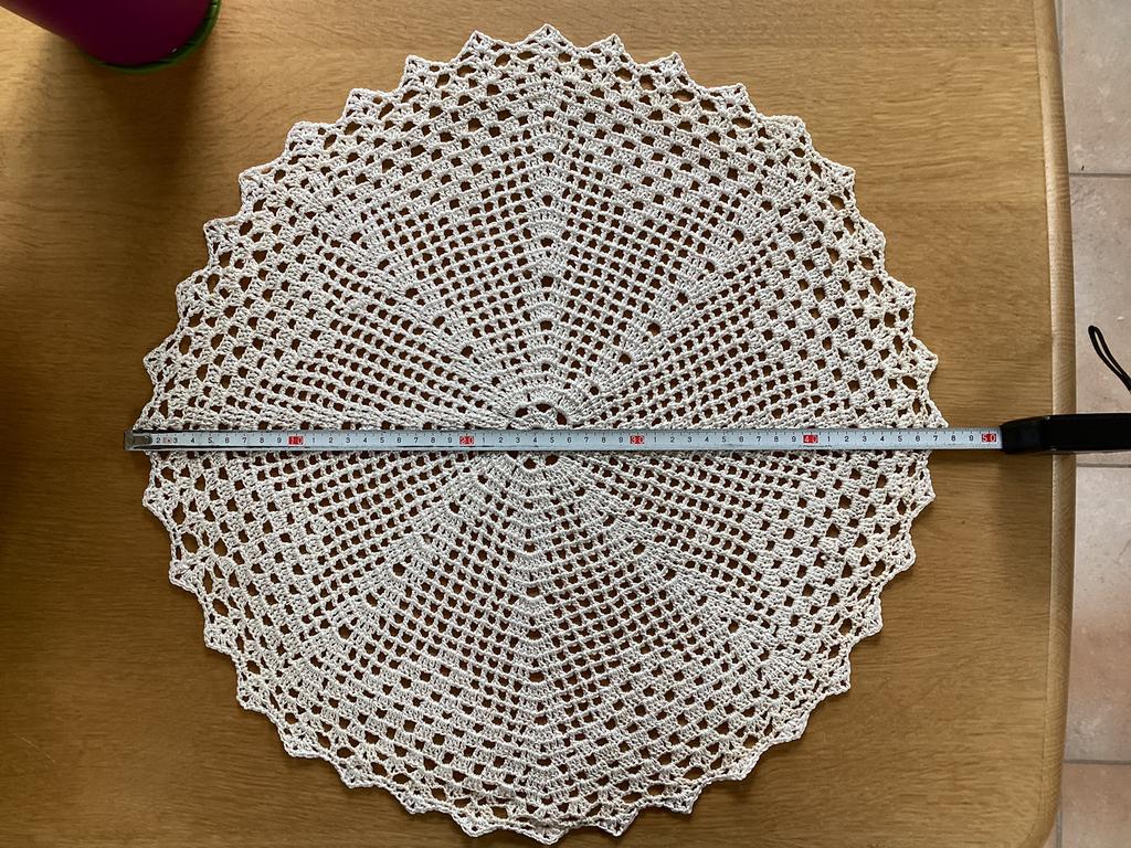 Met de hand gehaakte onderlegger 48 cm, Hobby en Vrije tijd, Ophalen of Verzenden, Gebruikt