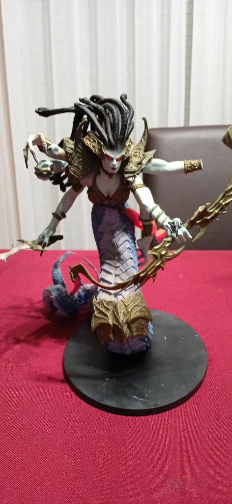 Dame Vashj-figuur uit de World of Warcraft Deluxe-serie 4, Ophalen of Verzenden, Gebruikt