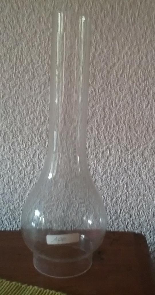 Globe pour lampe à pétrole,  hauteur 30cm, diamètre 7cm, Antiquités & Art, Enlèvement ou Envoi