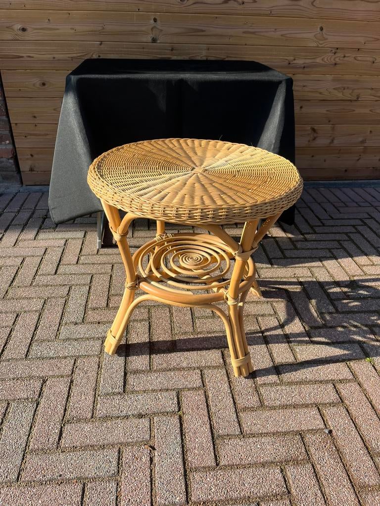 Tafeltje riet vintage, Ophalen, Zo goed als nieuw