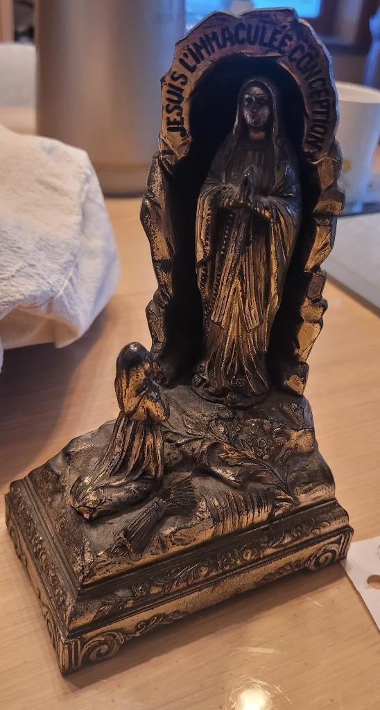 Boîte à musique et reliquaire de la Vierge Marie en métal, Enlèvement