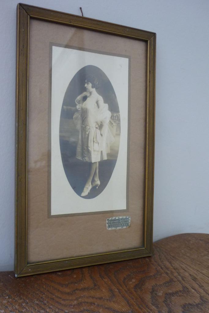 Oude fotolijst met oude foto (2), Antiek en Kunst, Ophalen of Verzenden