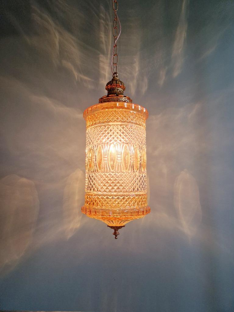 Grande suspension en verre et laiton, type lanterne, 1960, Enlèvement
