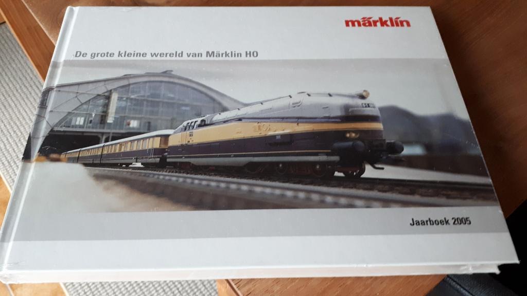 Annuaire Marklin 2005, neuf sous emballage !!, Enlèvement ou Envoi, Comme neuf