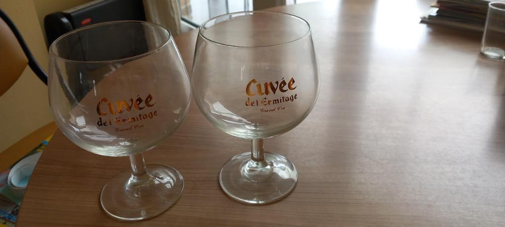 2 glazen Cuvée de l'Ermitage Grand Cru, Ophalen of Verzenden, Zo goed als nieuw, Glas of Glazen, Overige merken