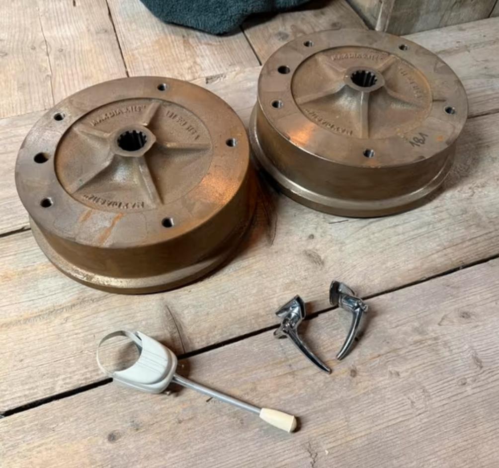 VW 181 kubel remtrommels, Ophalen of Verzenden, Gebruikt, Oldtimer onderdelen