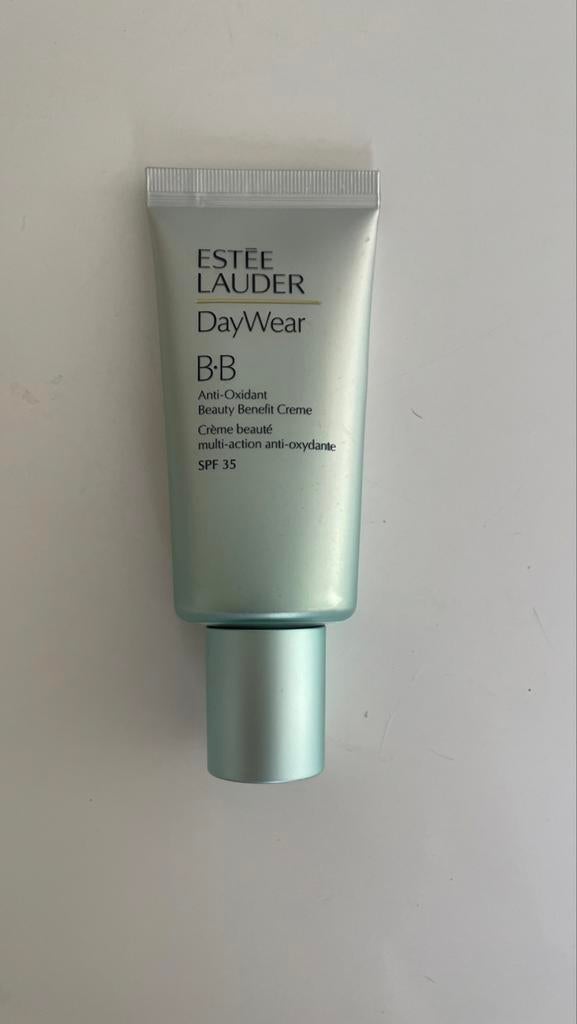 Estee Lauder BB creme 02 medium, Ophalen of Verzenden, Zo goed als nieuw