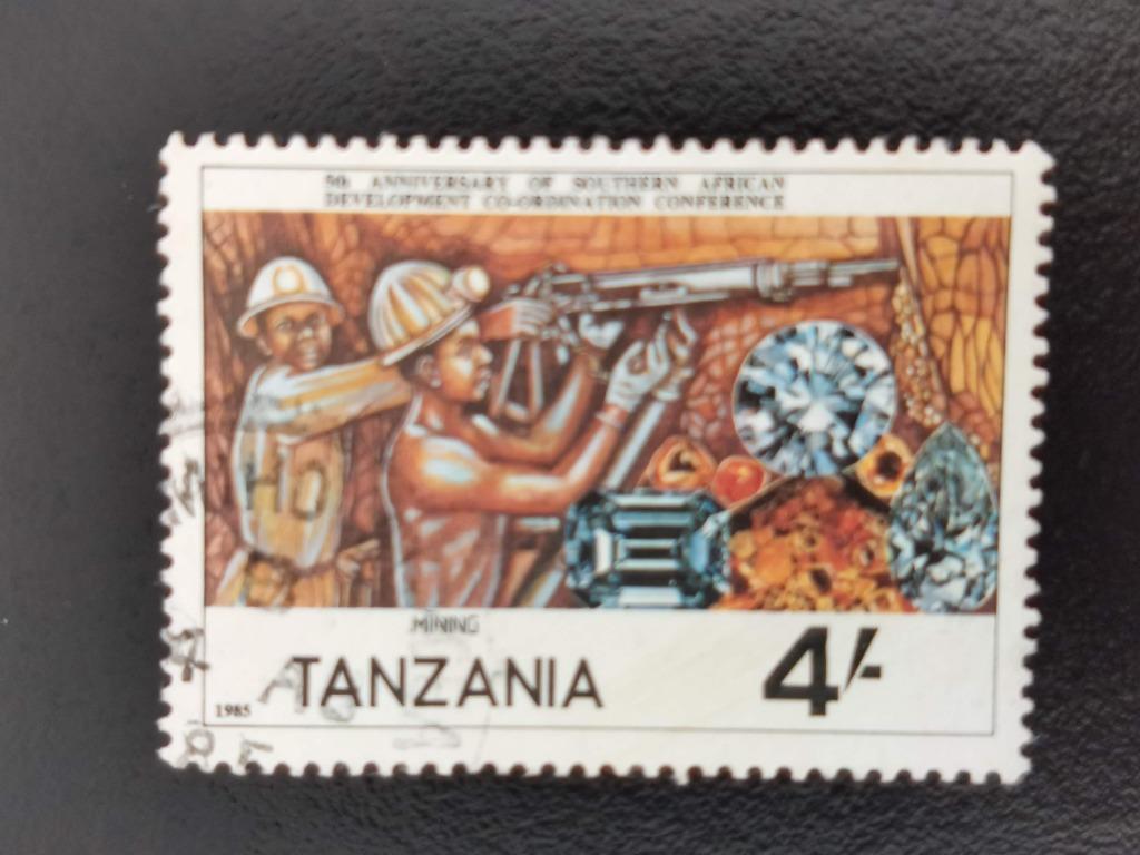 Tanzanie 1985 - mine de diamants - mineurs, Timbres & Monnaies, Timbres | Afrique, Enlèvement ou Envoi, Tanzanie, Affranchi
