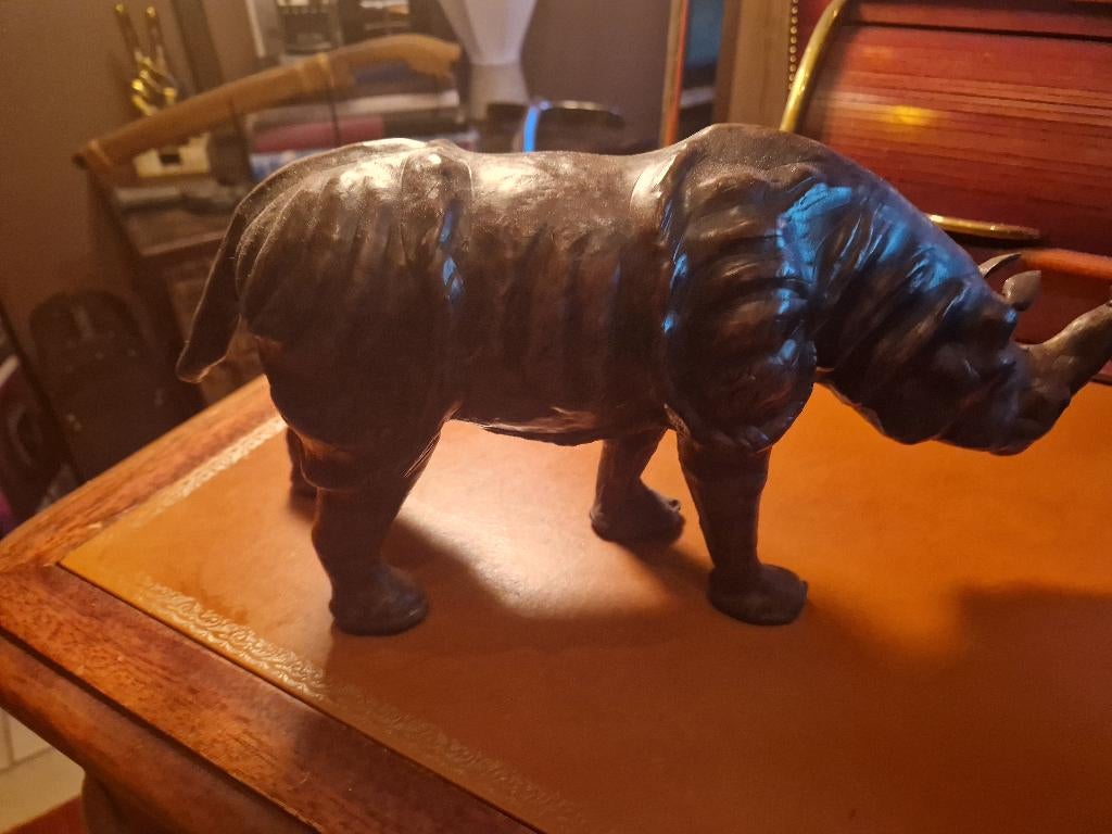 Antiek met leer omwikkend Neushoorn, Ophalen of Verzenden