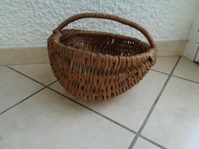 Panier ovale en osier, avec anse. 31 X 27 cm, Enlèvement ou Envoi, Osier, Ovale, Panier