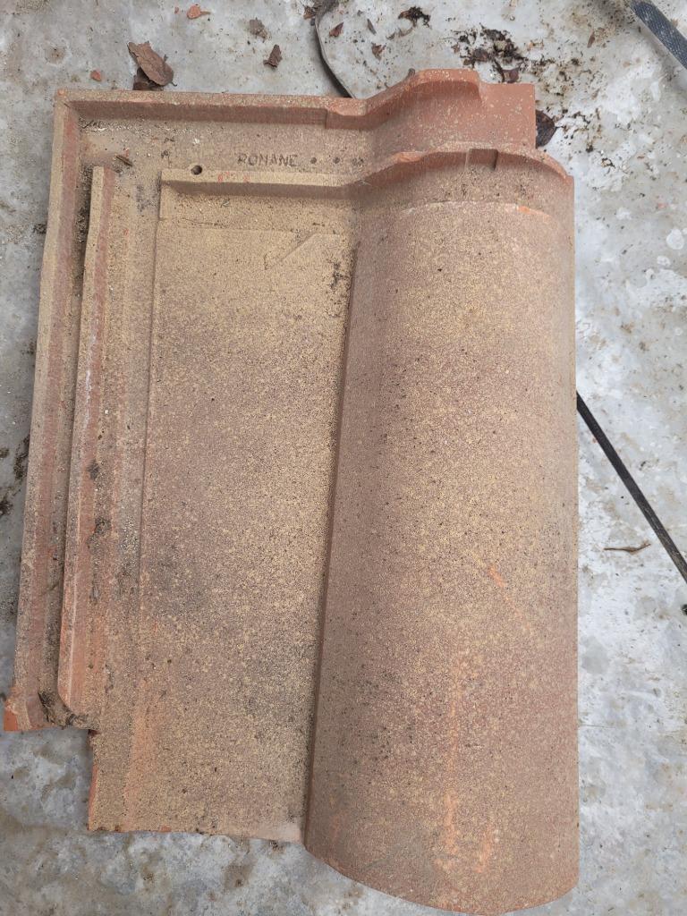 Je RECHERCHE +/- 200 Tuiles Bisc-Scheltz Koramik RomaneAntik, Comme neuf, Enlèvement, Autres matériaux, Tuiles